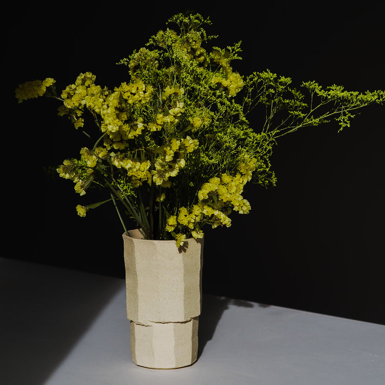 VASE FACETTE SABLE TRANSPARENT Ø13,5CM H21,5CM