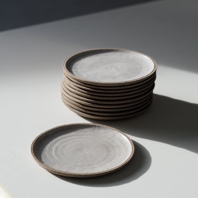 ASSIETTE PLATE GRISE BLANCHE Ø16.5CM