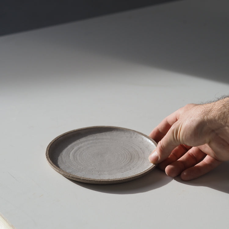 ASSIETTE PLATE GRISE  BLANCHE Ø16.5CM