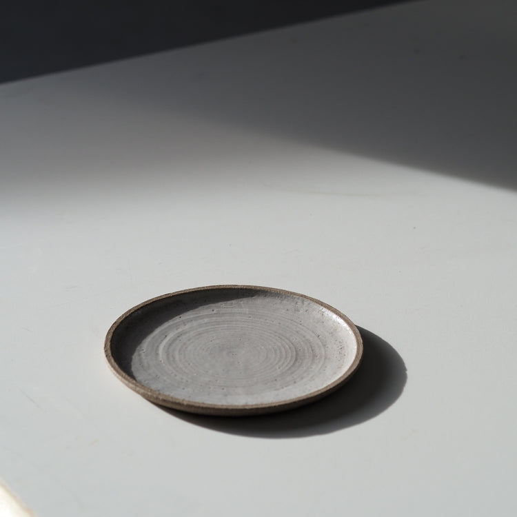 ASSIETTE PLATE GRISE  BLANCHE Ø16.5CM