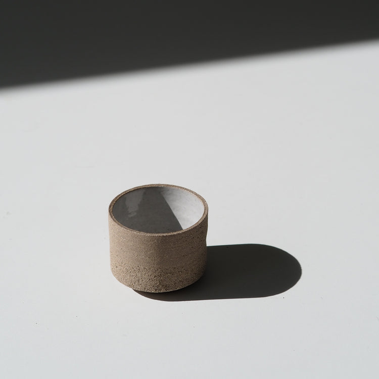 GOBELET PETIT GRIS BLANC Ø7,5CM