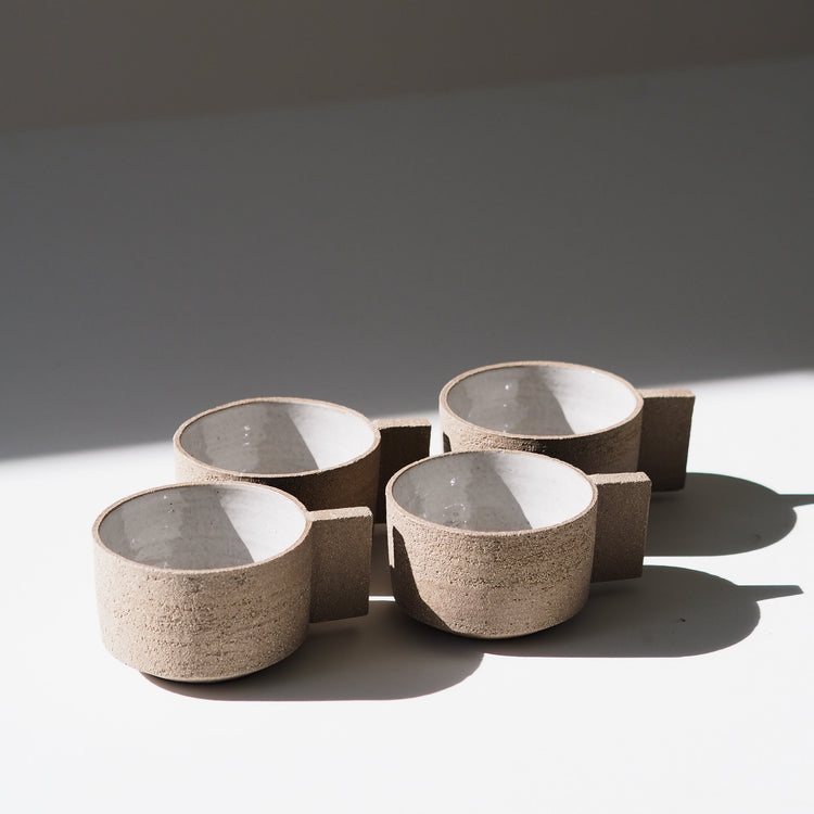 TASSE À ANSE GRISE BLANC Ø9CM