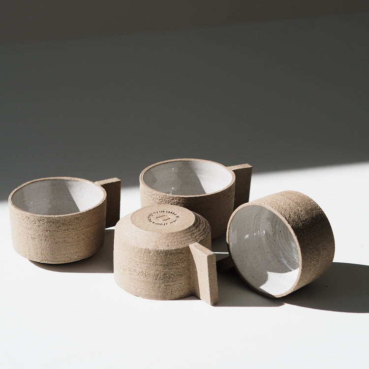 TASSE À ANSE GRISE BLANC Ø9CM